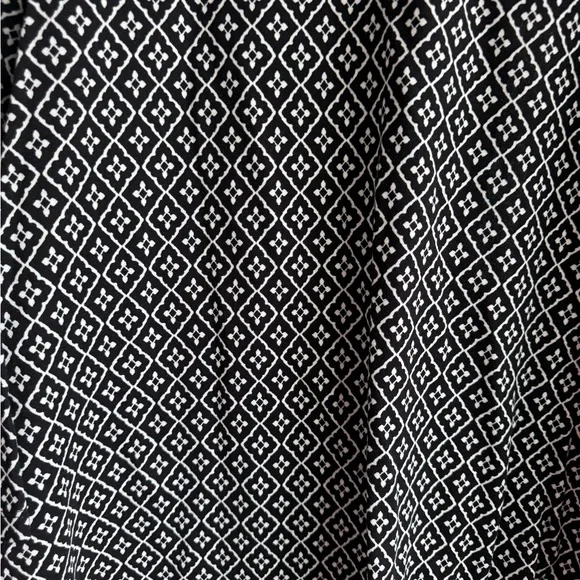 NEW Croft & Barrow Black and White Diamond 3/4 Sleeve Top - Picture 5 of 8